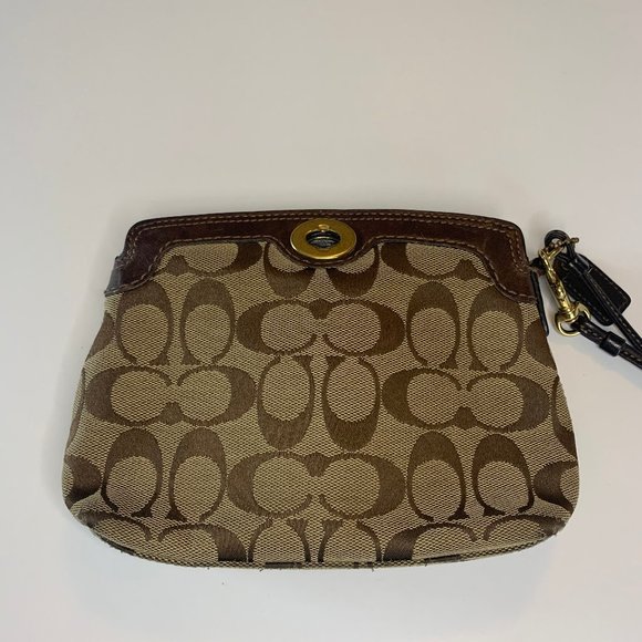 Coach Signature Turnlock Wristlet Khaki w/Leather - Picture 4 of 6
